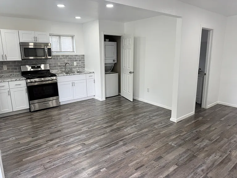 2311 Vagas St #D — Photo 3