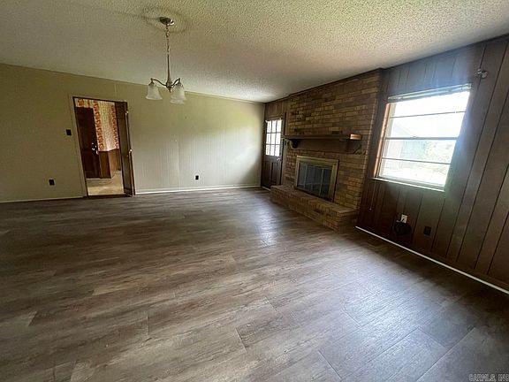 4th image of 1400 Hawkwood Rd