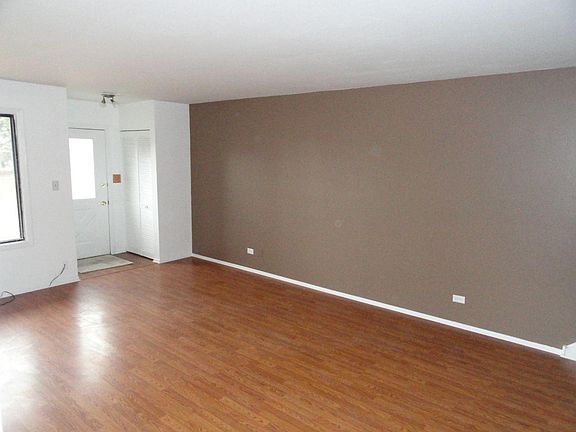2nd image of 362 Jefferson Ct