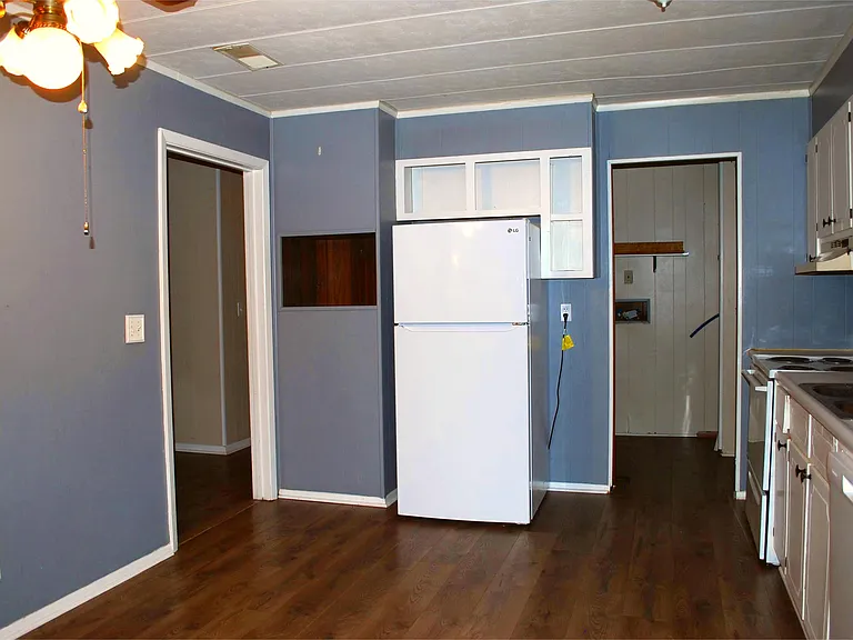 3105 Pineview Dr SW — Photo 3