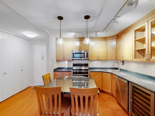 245 East 87th Street 4D image 3 of 25