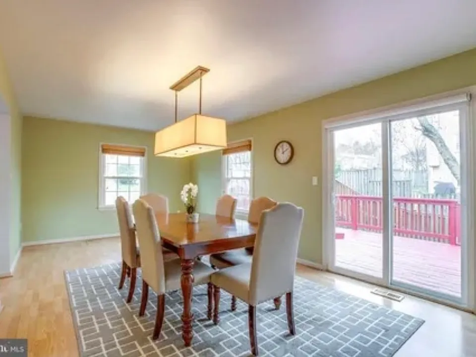 3015 Hickory Grove Ct