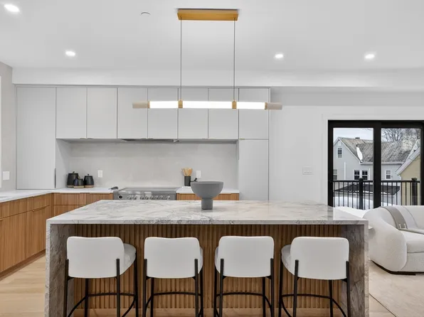 290 Watertown St Floor 2, Newton, MA 02458