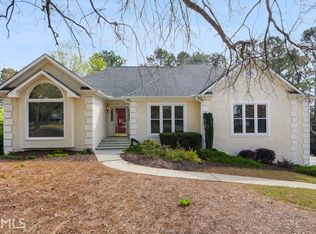 1318 Willow Tree Dr, Woodstock, GA 30188