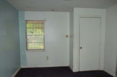 2nd image of 117 E Mallory Ave