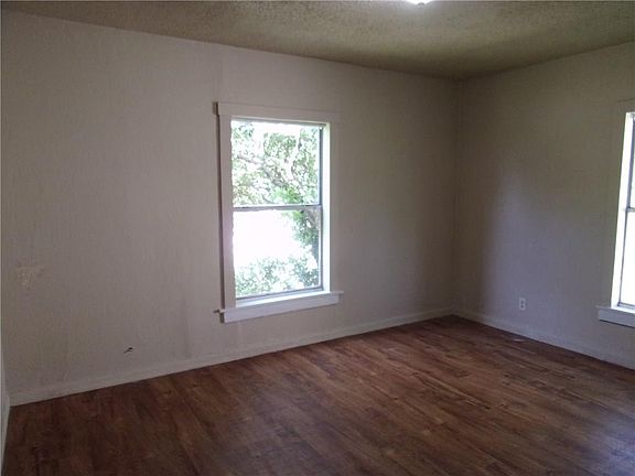 4th image of 3133 Bickley St