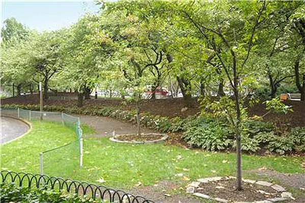 Sold by Warburg | media 3