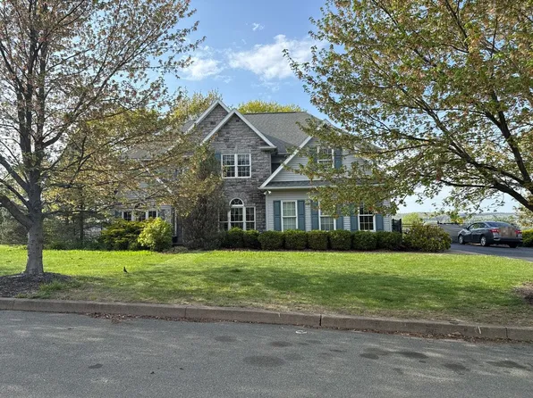 111 Sunset Dr, Hanover Township, PA 18706