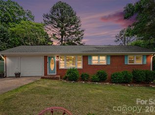 79 Walnut St, Badin, NC 28009
