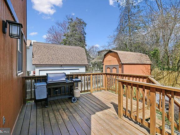 4th image of 1737 Ridgely Rd