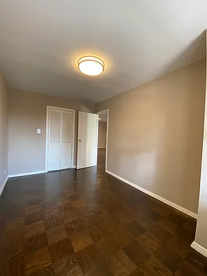 Rented by UES Management | media 21