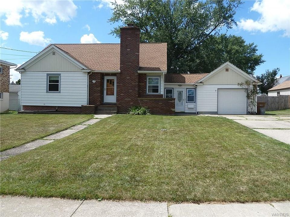 1st image of 136 Cass Ave