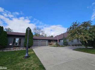 523 Alta Vista Dr, Carroll, IA 51401