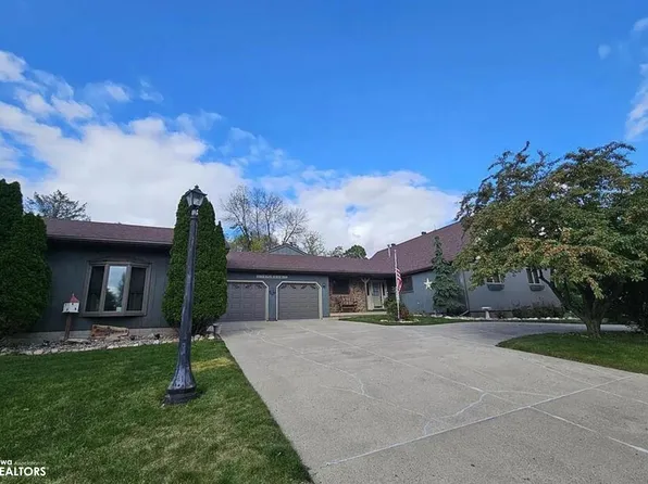 523 Alta Vista Dr, Carroll, IA 51401