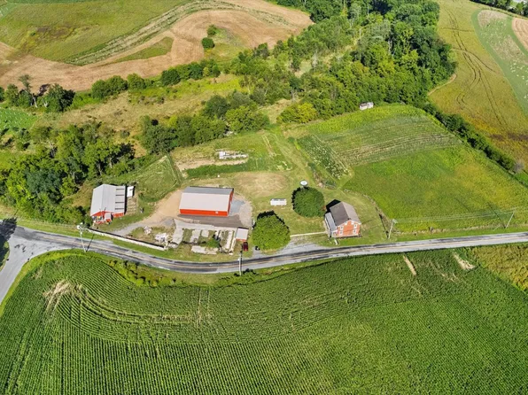 34 Homestead Rd, Grantville, PA 17028