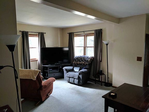 3rd image of 4501 Winchester Ave
