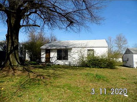 1st image of 2539 E Oklahoma Pl