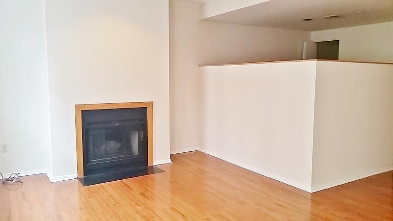 2nd image of 1004 Pine St #2F