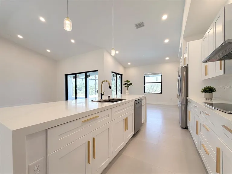 14671 Lillian Cir — Photo 46