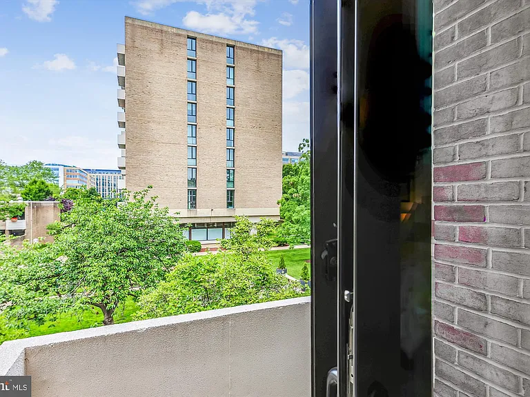 335 N St SW #335 — Photo 15