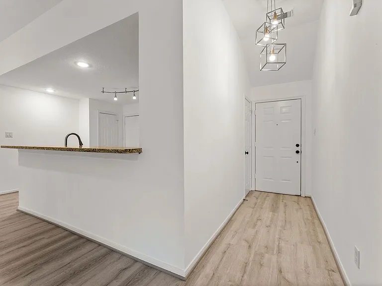 351 Fantasy Ln — Photo 3