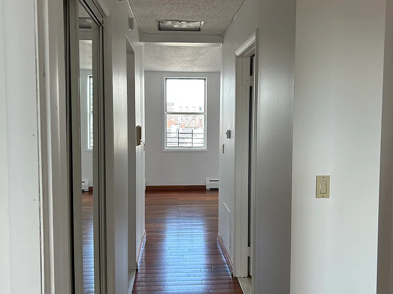 1218 Vyse Ave #2 — Photo 3