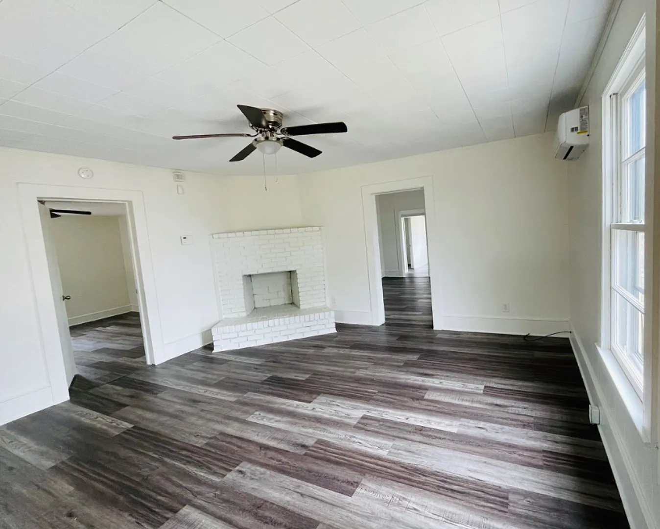 390 Farley Street — Photo 3