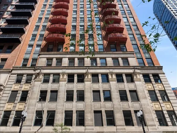208 W Washington St APT 2013, Chicago, IL 60606