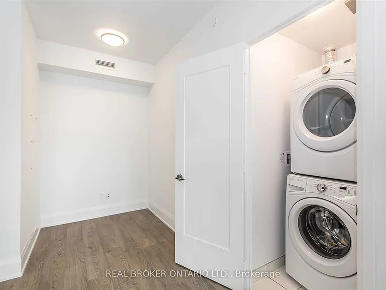 101 Erskine Ave #813 — Photo 11