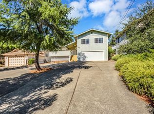 18836 N Shore Dr, Hidden Valley Lake, CA 95467