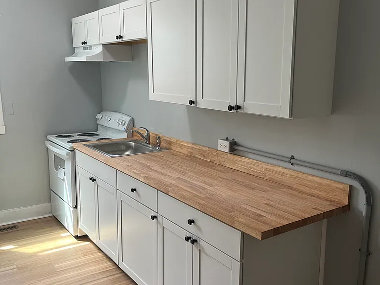 17 W Sunnyside Way #1 — Photo 1
