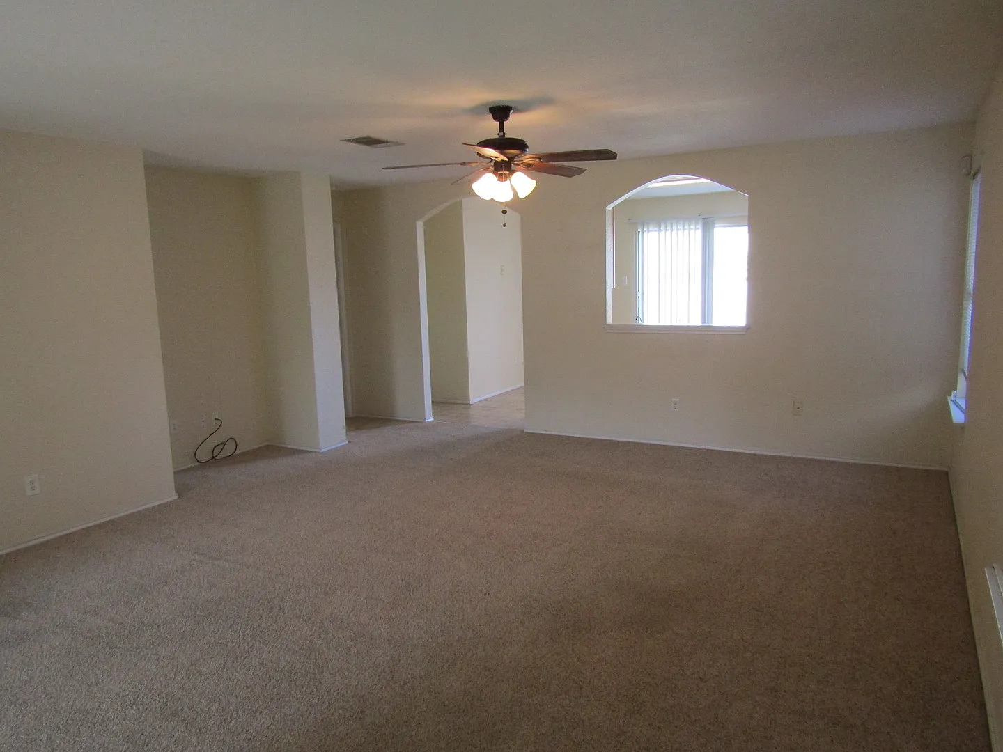 3913 Haley's Way 78664| 3 bed 2 bath 2 Car Garage $1995 — Photo 4