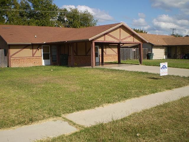 1st image of 2409 Shoemaker Dr #B