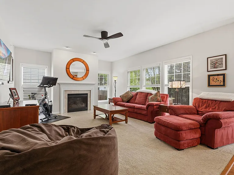 3809 Stoneybrook Dr — Photo 8
