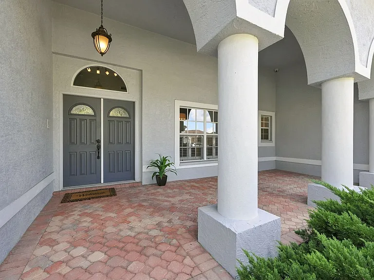 501 Manisha Pl — Photo 2