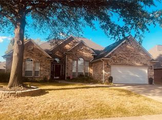 4305 W Arlington Dr, Rogers, AR 72758