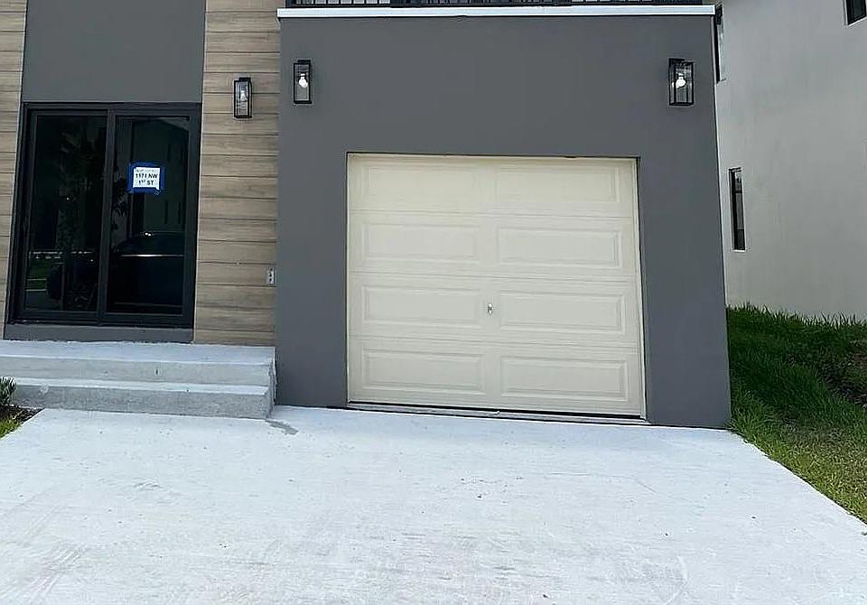 2nd image of 1171 SE 1st St #1
