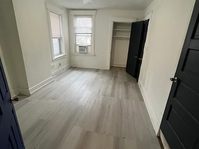 313 E University Ave — Photo 12