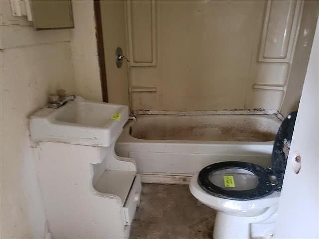 2nd image of 619 S Oak St