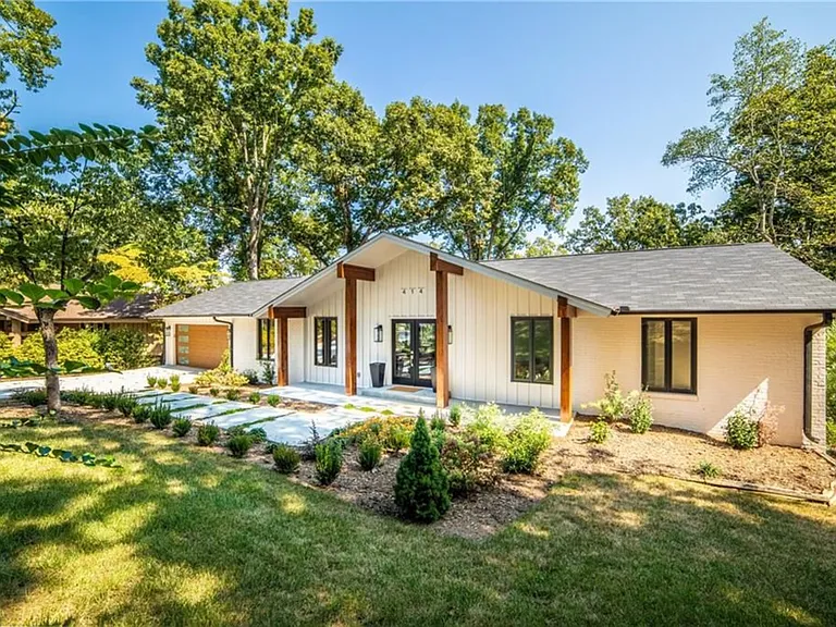 414 Shorecrest Dr — Photo 3