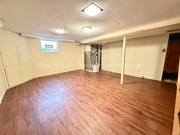 1076 Thornwood Dr — Photo 14