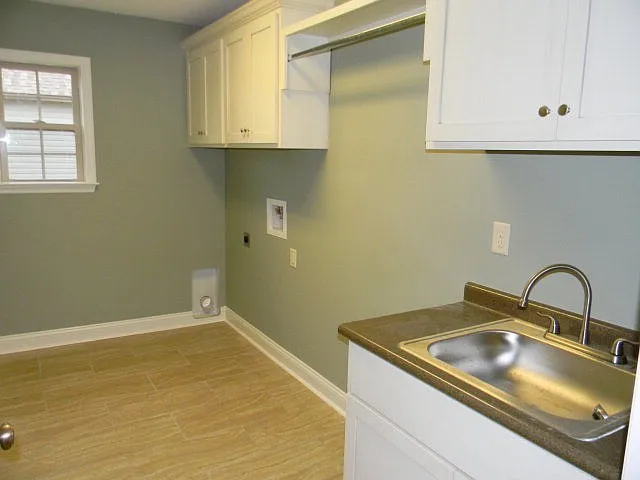 3919 Karaline Cir — Photo 7