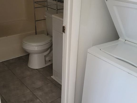 5th image of 1301 Pridgen Rd APT 1307