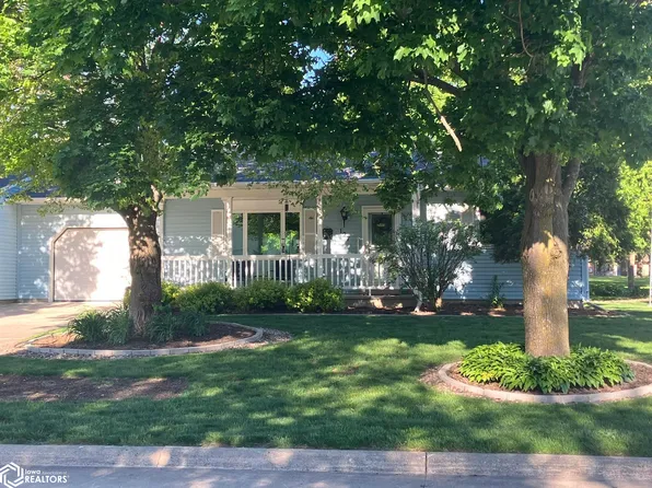 127 Country Club Dr, Belmond, IA 50421