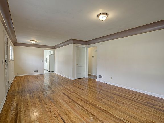 3rd image of 8891 Cottonwood Dr