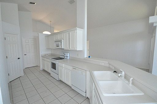 3rd image of 837 Oak Chase Dr
