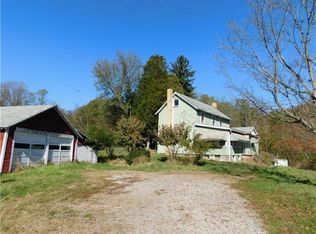1131 Lauffer Ln, Vandergrift, PA 15690