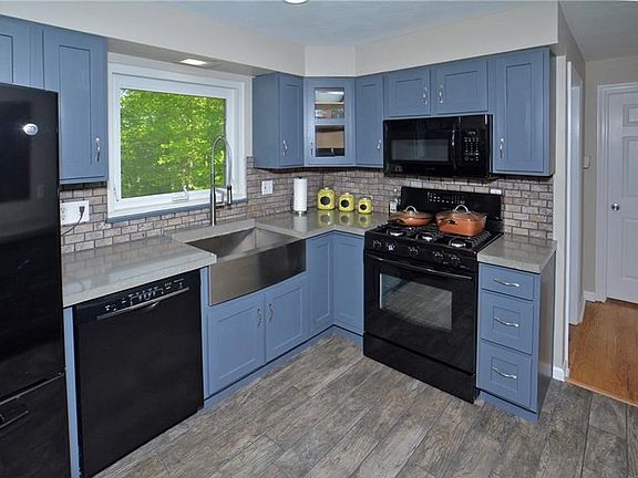2nd image of 1348 Hillsdale Dr