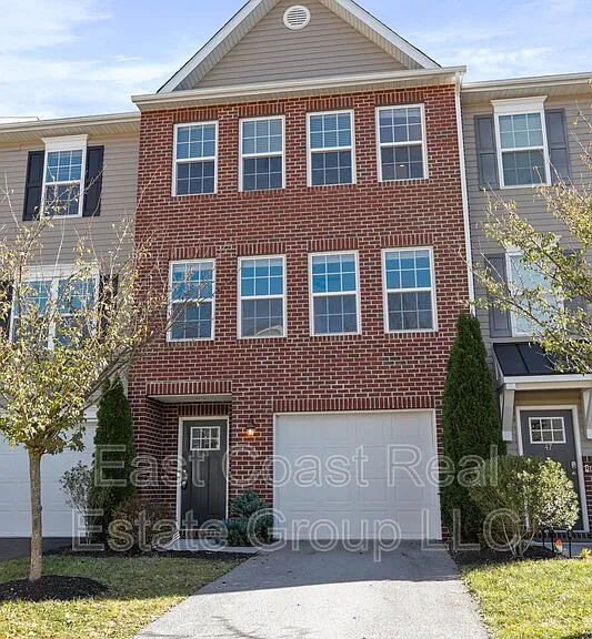 43 Savage Ct — Photo 2