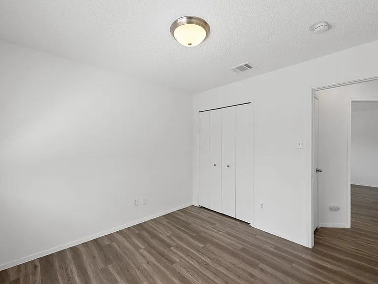 1303 Dominique Dr — Photo 17